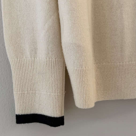 Everlane Cream Women Med Cashmere Crew Long Sleeve Sweater Black Ribbed Accents - Picture 3 of 9